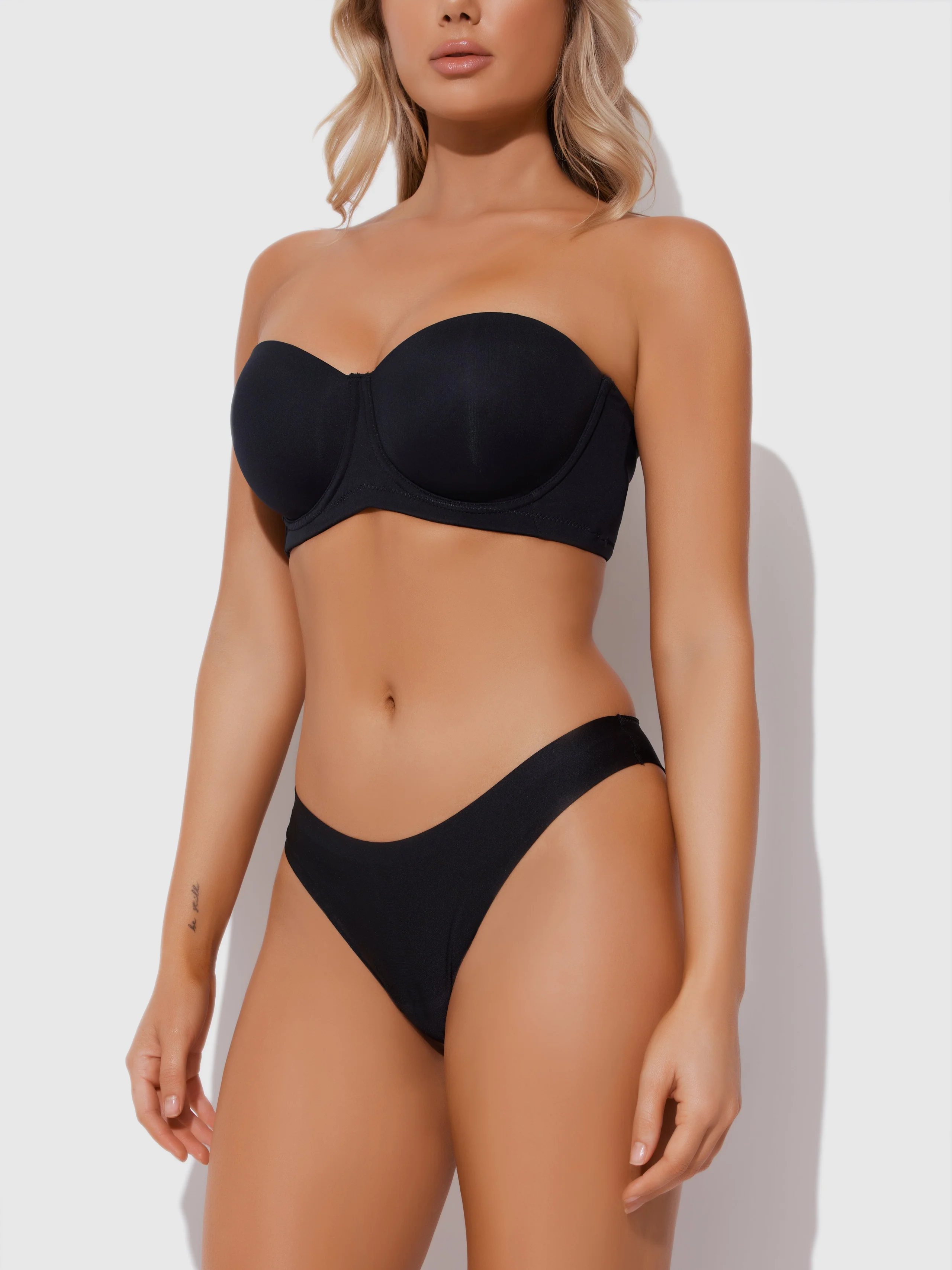 No Show Lasercut Micro Front & Mesh Back Tanga in Black