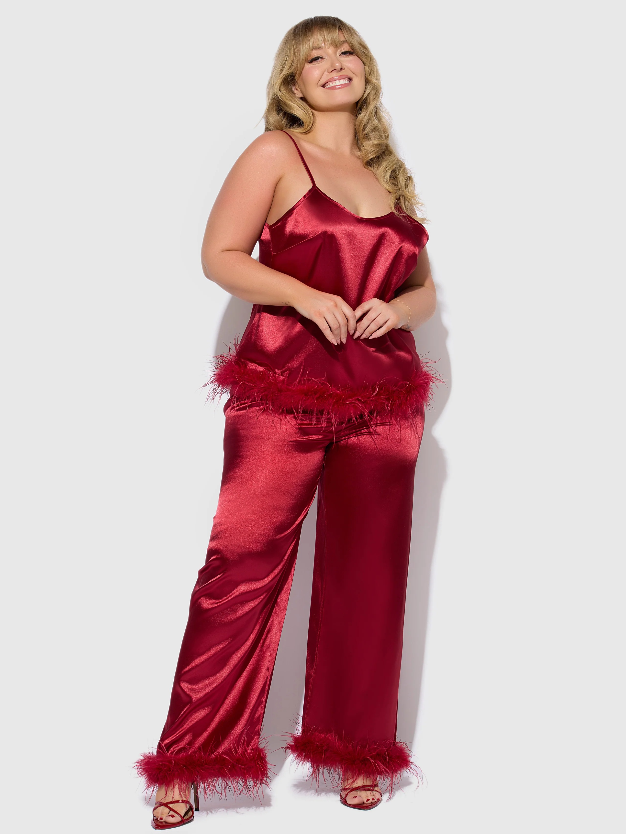 Scarlett 缎面睡衣吊带与羽毛饰边长裤