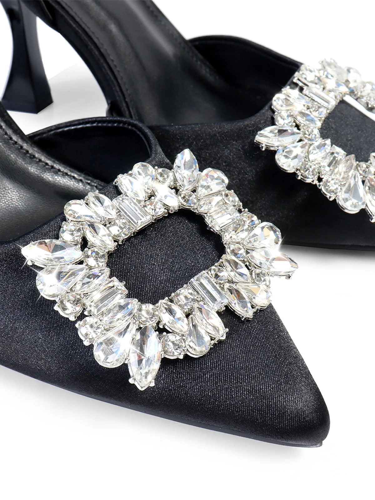 Stella Pump in Black