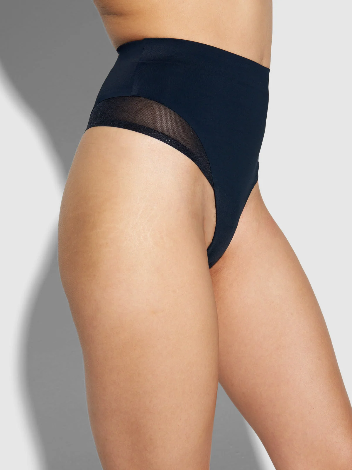 Iman Shape High-Waist Thong for Mid-Level Shaping in Midnight