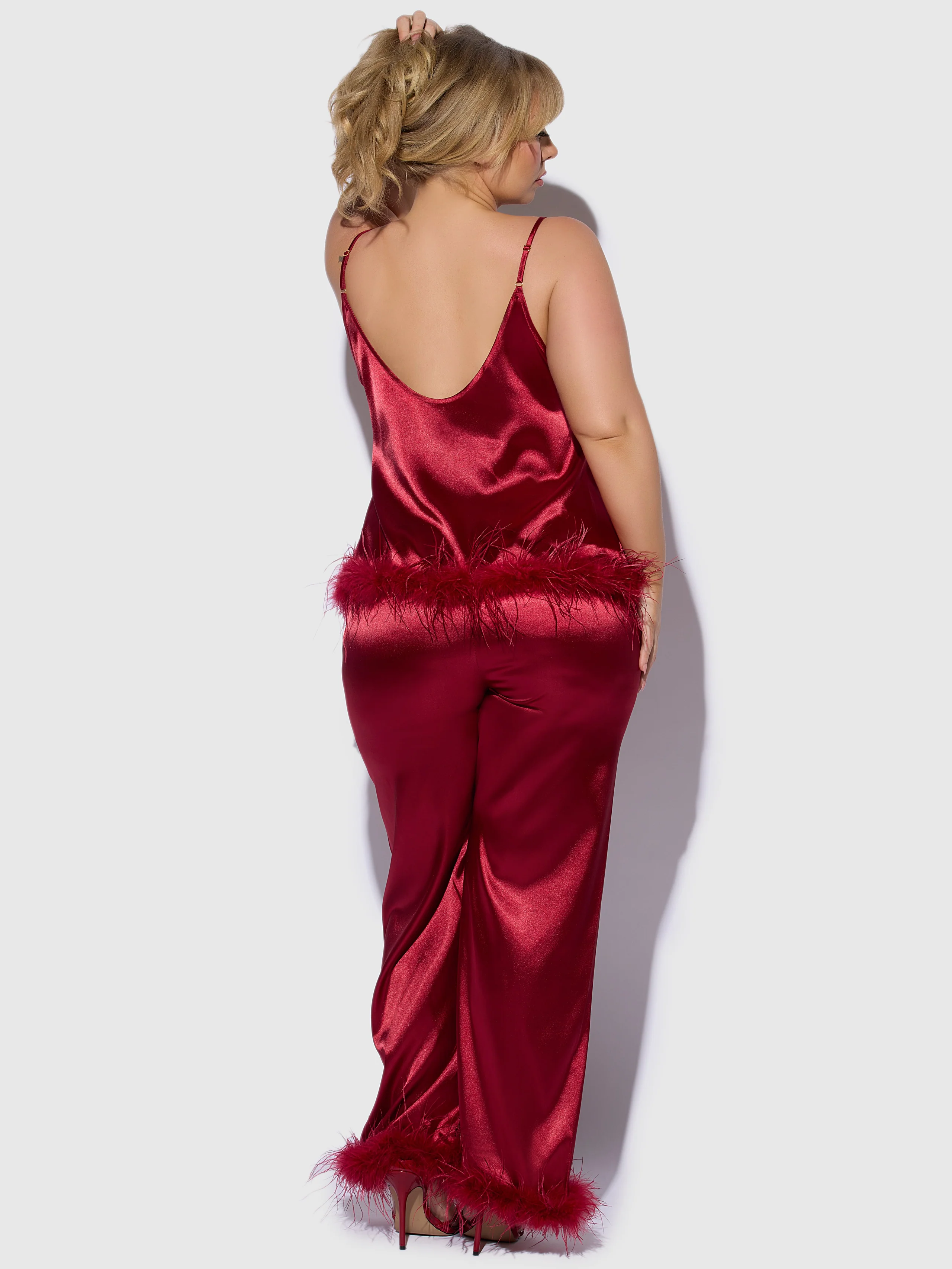 Scarlett 缎面睡衣吊带与羽毛饰边长裤